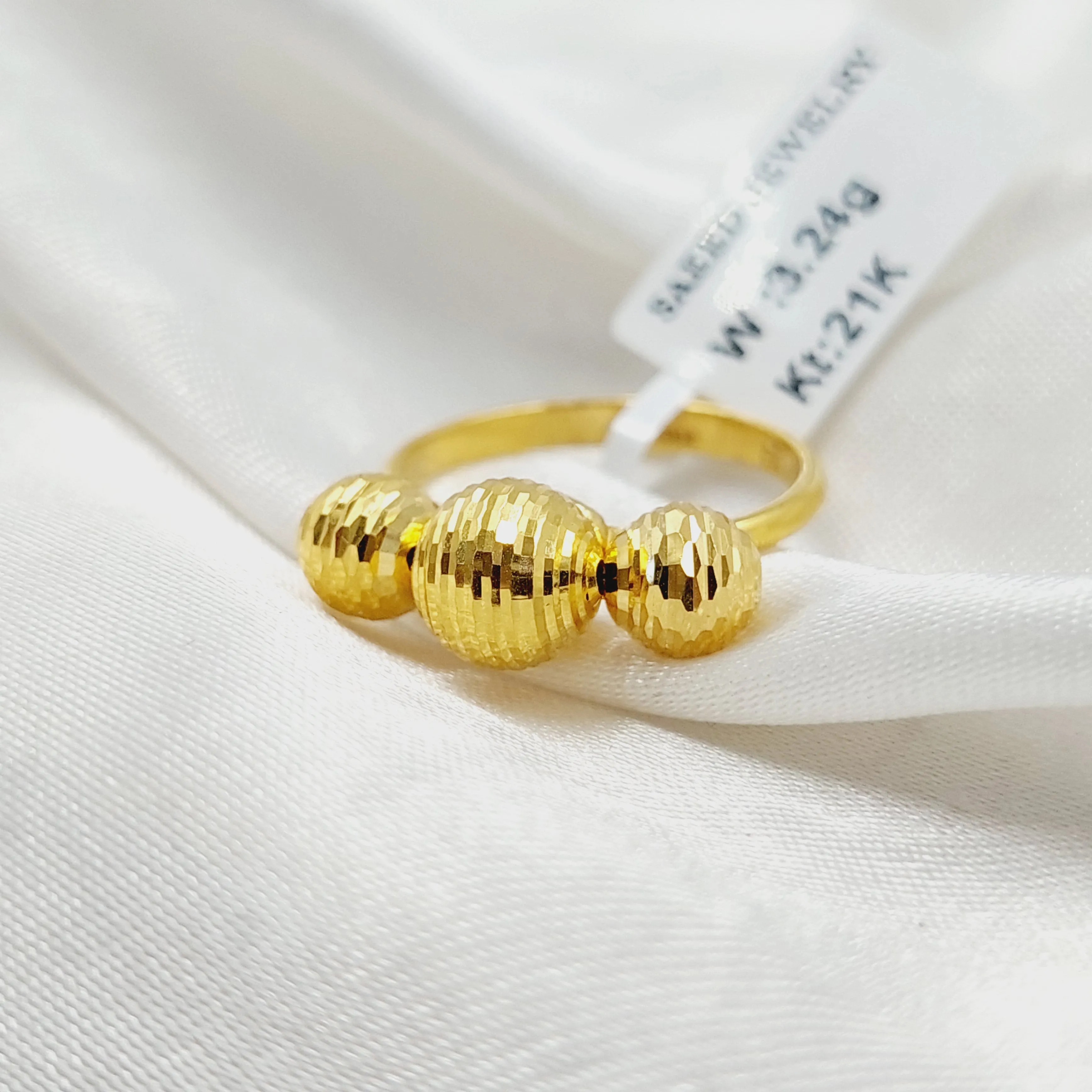 Balls Ring