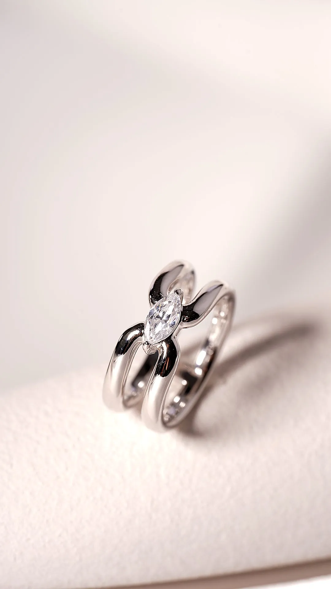 Jett Ring White Gold Plated